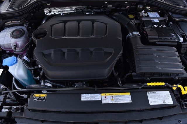 Volkswagen Golf R Vehicle Image 25