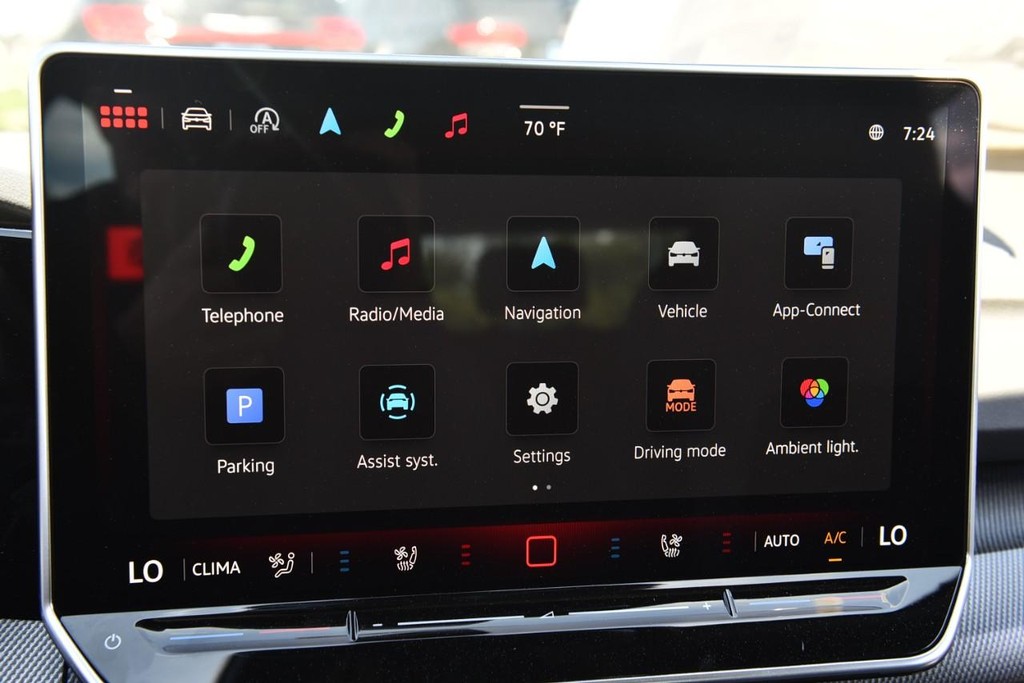 Volkswagen Golf GTI Vehicle Full-screen Gallery Image 14