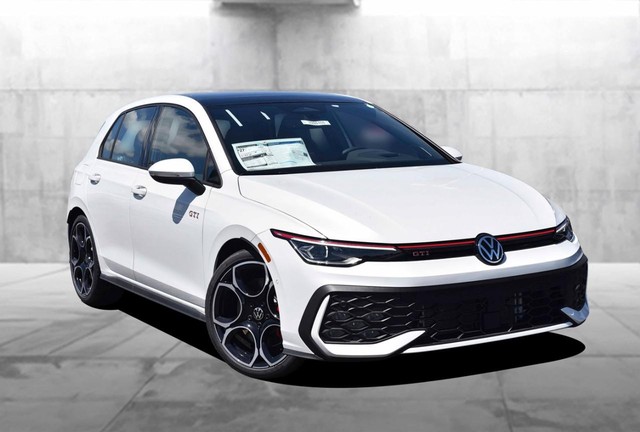 Volkswagen Golf GTI Vehicle Image 02