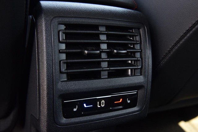 Volkswagen Golf GTI Vehicle Image 23
