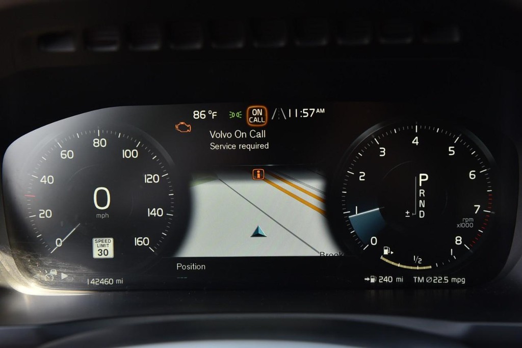 Volvo XC90 Vehicle Full-screen Gallery Image 12