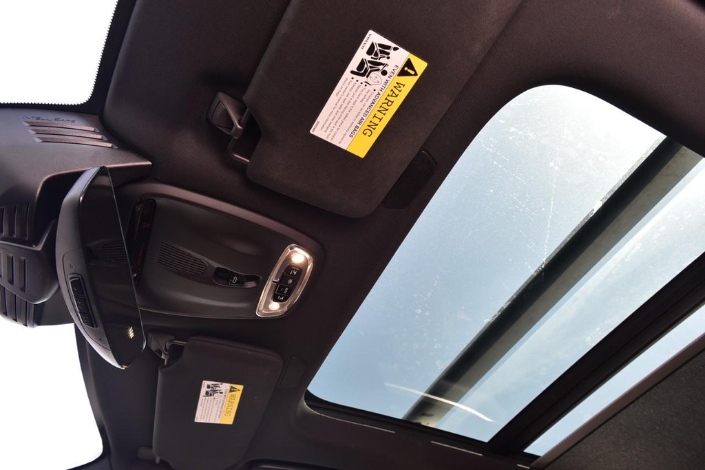 Volvo XC90 Vehicle Full-screen Gallery Image 20