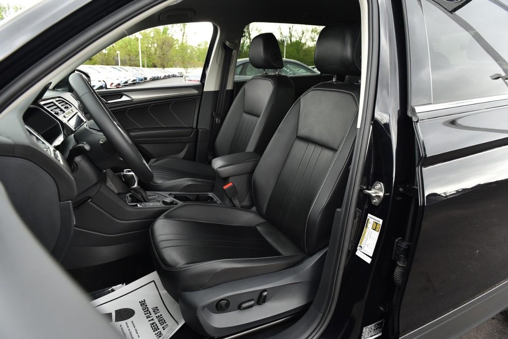 Volkswagen Tiguan Vehicle Full-screen Gallery Image 20