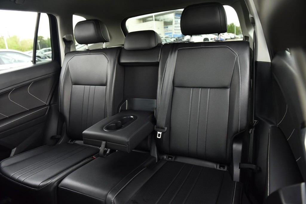 Volkswagen Tiguan Vehicle Full-screen Gallery Image 22