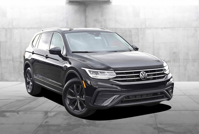 Volkswagen Tiguan Vehicle Image 02