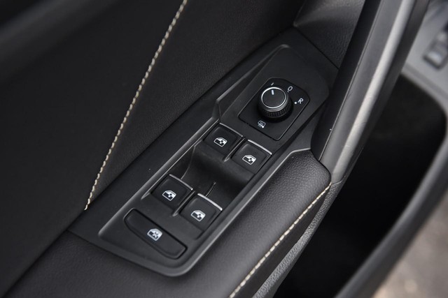 Volkswagen Tiguan Vehicle Image 08