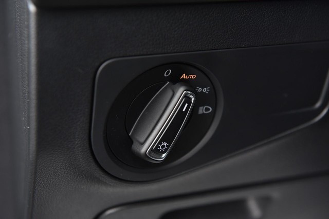 Volkswagen Tiguan Vehicle Image 11