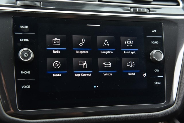 Volkswagen Tiguan Vehicle Image 14