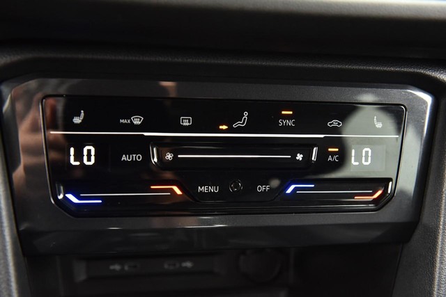 Volkswagen Tiguan Vehicle Image 15