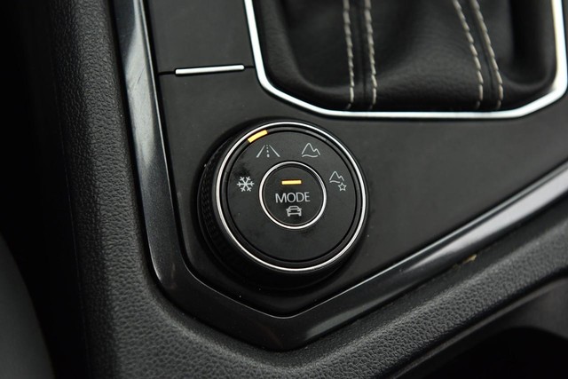 Volkswagen Tiguan Vehicle Image 18
