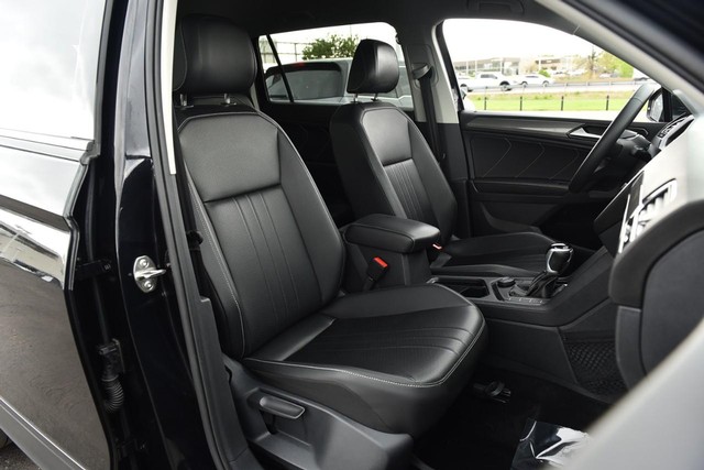 Volkswagen Tiguan Vehicle Image 21