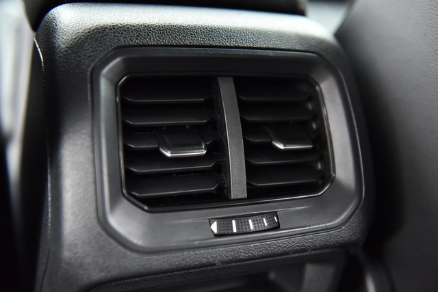 Volkswagen Tiguan Vehicle Image 23