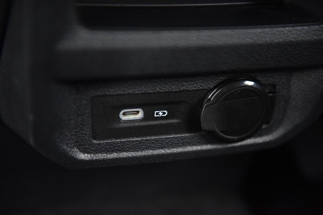 Volkswagen Tiguan Vehicle Image 24