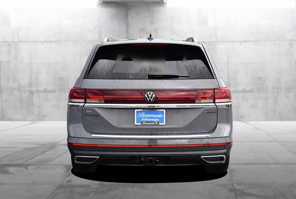 Volkswagen Atlas Vehicle Full-screen Gallery Image 6