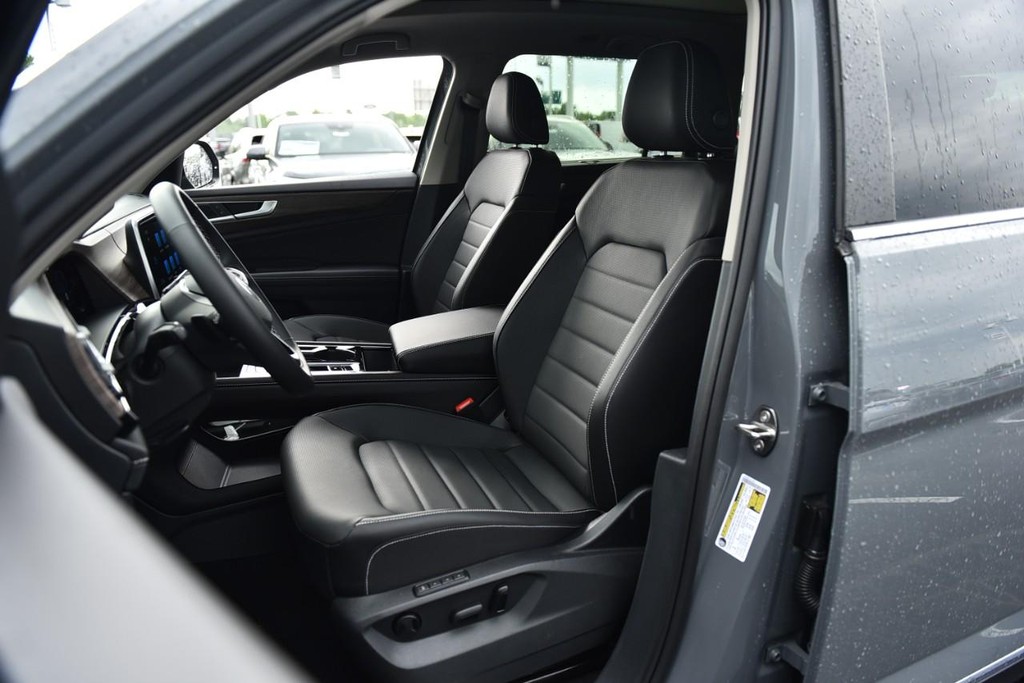 Volkswagen Atlas Vehicle Full-screen Gallery Image 19