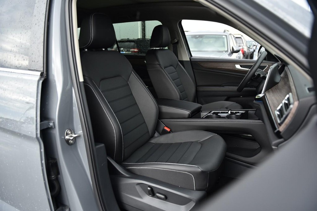 Volkswagen Atlas Vehicle Full-screen Gallery Image 20