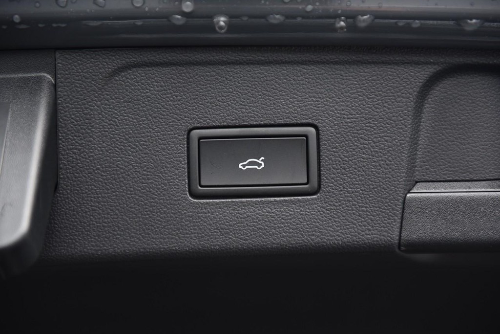 Volkswagen Atlas Vehicle Full-screen Gallery Image 27
