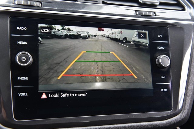 Volkswagen Tiguan Vehicle Image 13