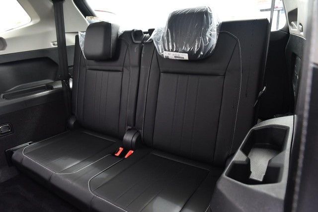 Volkswagen Tiguan Vehicle Image 25