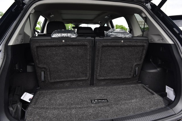 Volkswagen Tiguan Vehicle Image 26