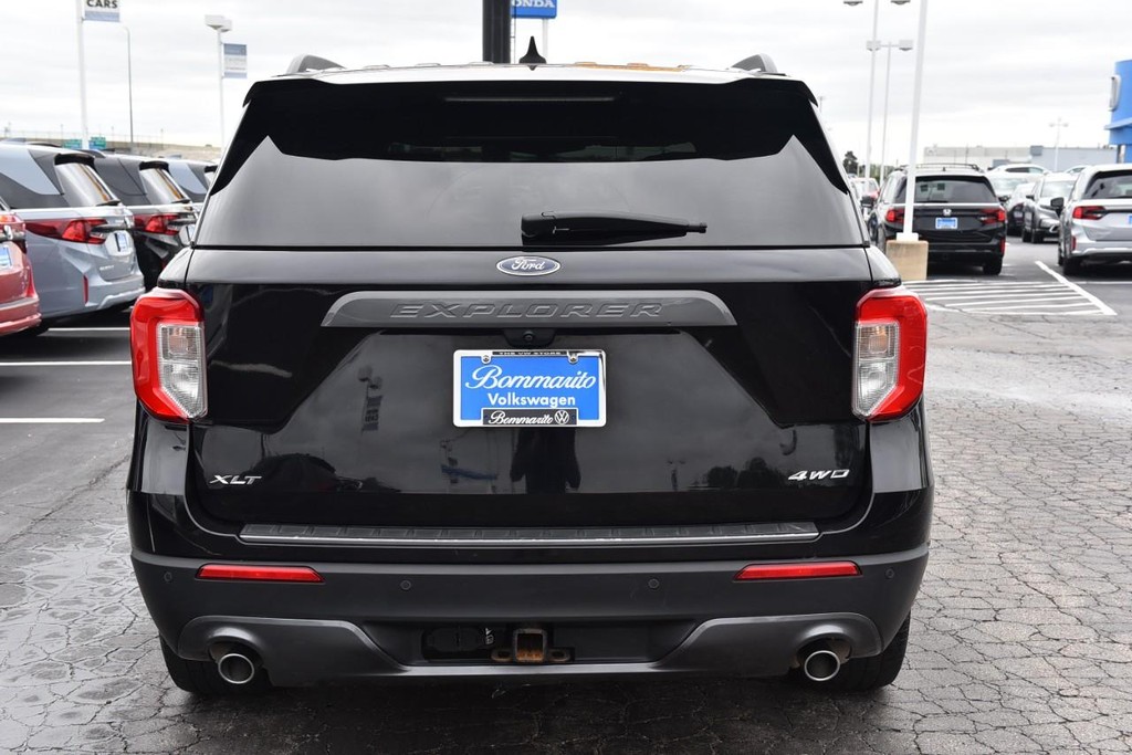 Ford Explorer Vehicle Full-screen Gallery Image 06