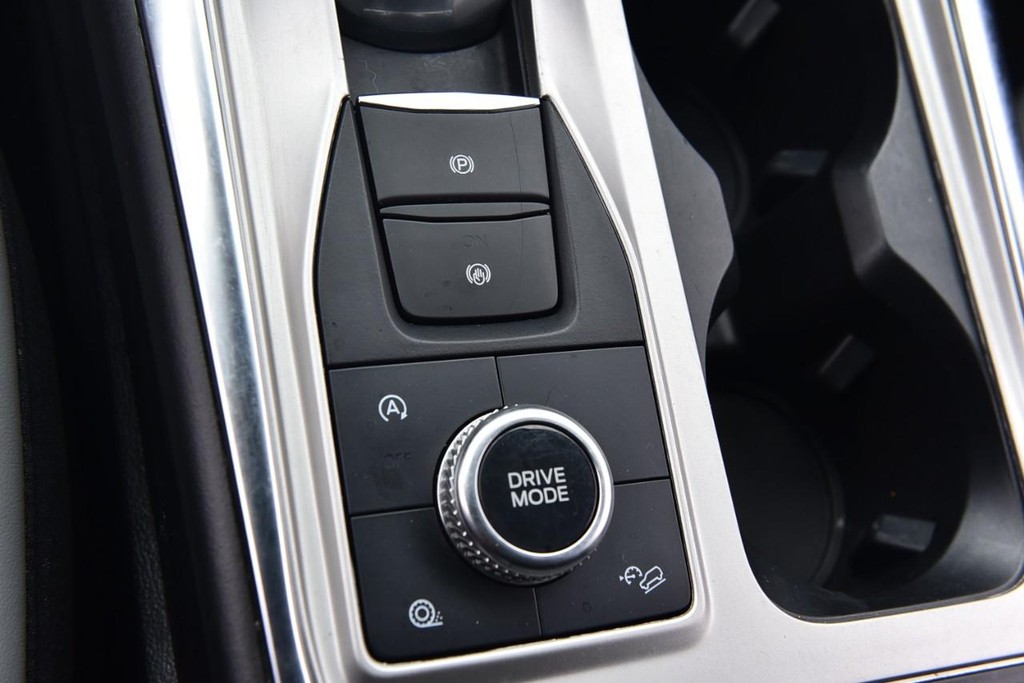 Ford Explorer Vehicle Full-screen Gallery Image 17