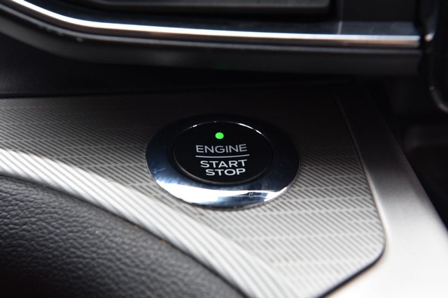 Ford Explorer Vehicle Image 14