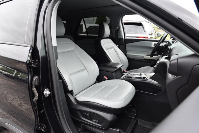 Ford Explorer Vehicle Image 20
