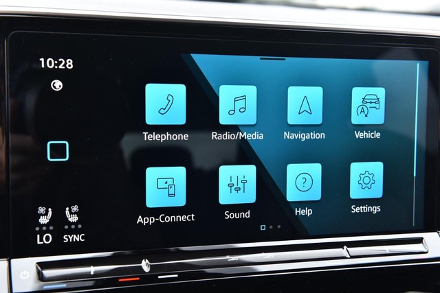 Volkswagen Atlas Cross Sport Vehicle Image 13