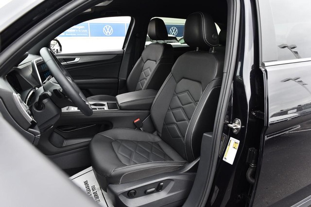 Volkswagen Atlas Cross Sport Vehicle Image 18