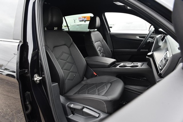 Volkswagen Atlas Cross Sport Vehicle Image 19