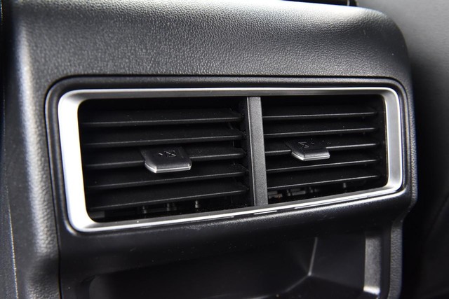 Volkswagen Atlas Cross Sport Vehicle Image 21