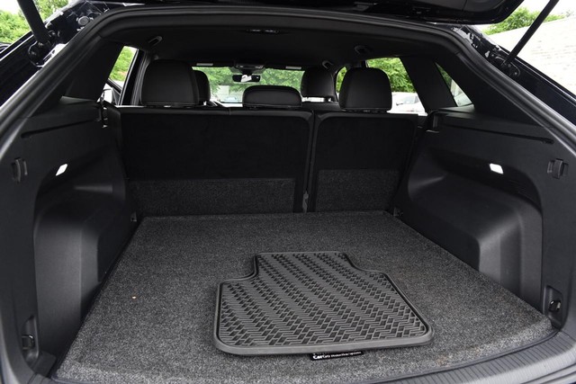 Volkswagen Atlas Cross Sport Vehicle Image 23