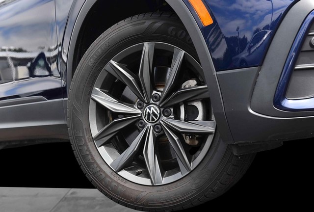 Volkswagen Tiguan Vehicle Image 03