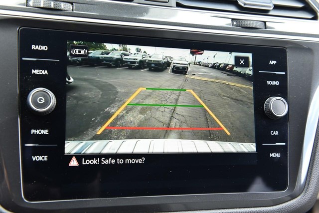 Volkswagen Tiguan Vehicle Image 12