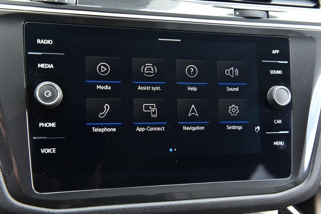 Volkswagen Tiguan Vehicle Image 13