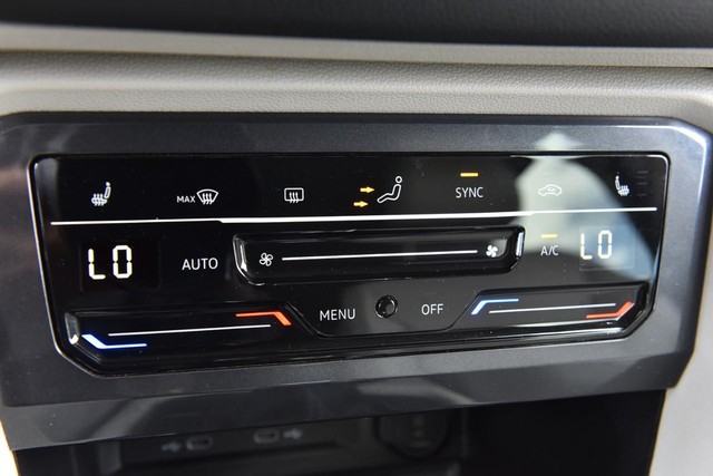 Volkswagen Tiguan Vehicle Image 14
