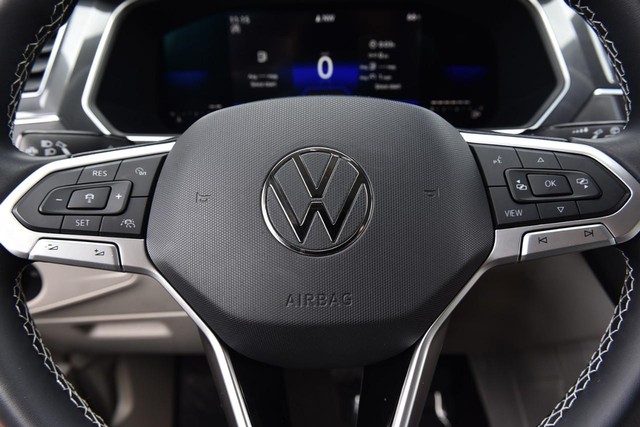 Volkswagen Tiguan Vehicle Image 17