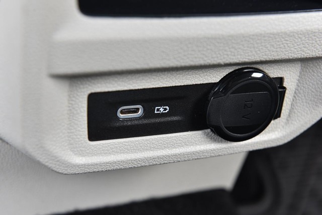 Volkswagen Tiguan Vehicle Image 22