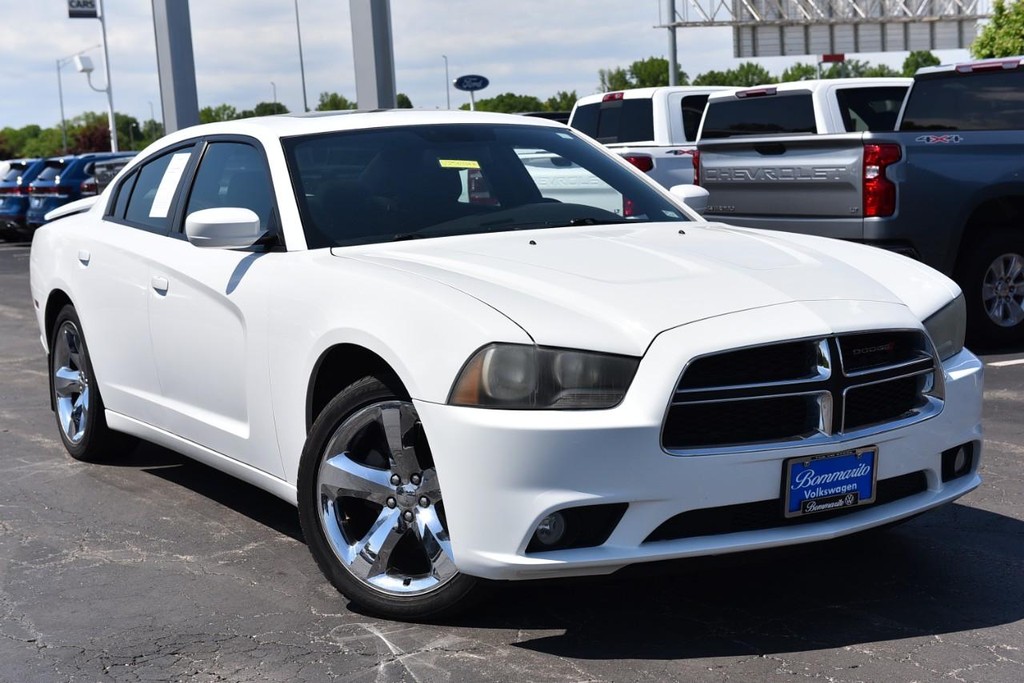 Dodge Charger Vehicle Full-screen Gallery Image 02