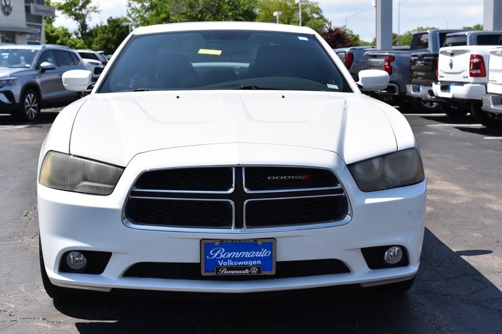 Dodge Charger Vehicle Full-screen Gallery Image 04
