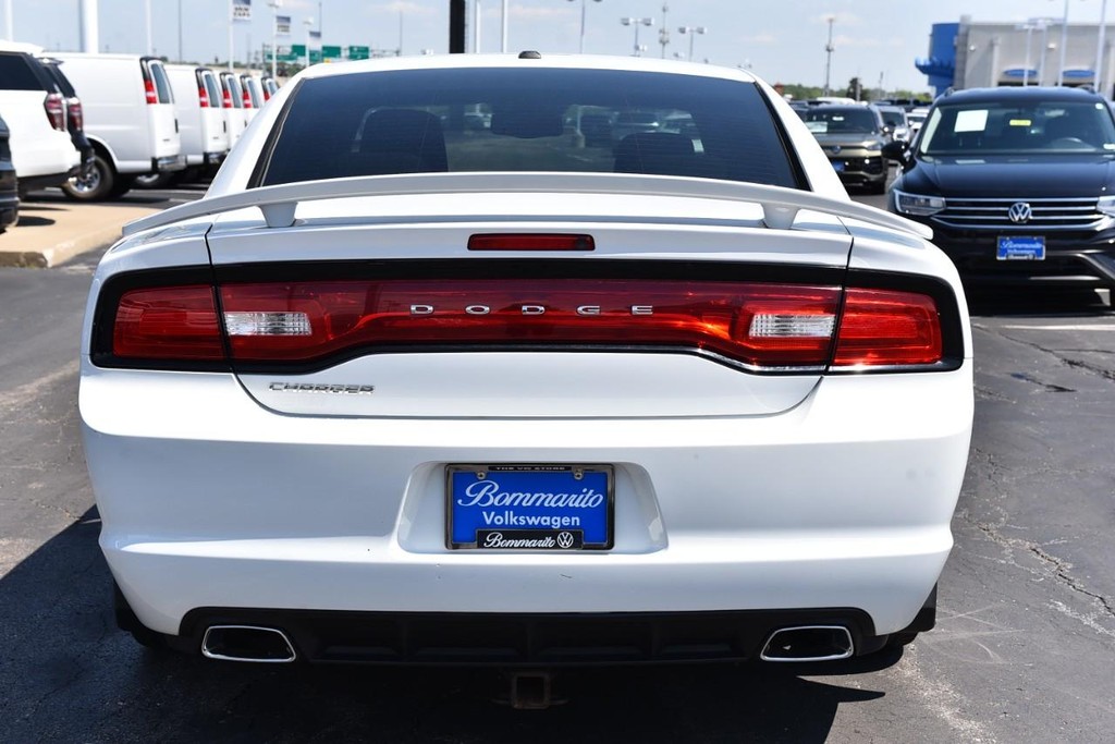 Dodge Charger Vehicle Full-screen Gallery Image 06