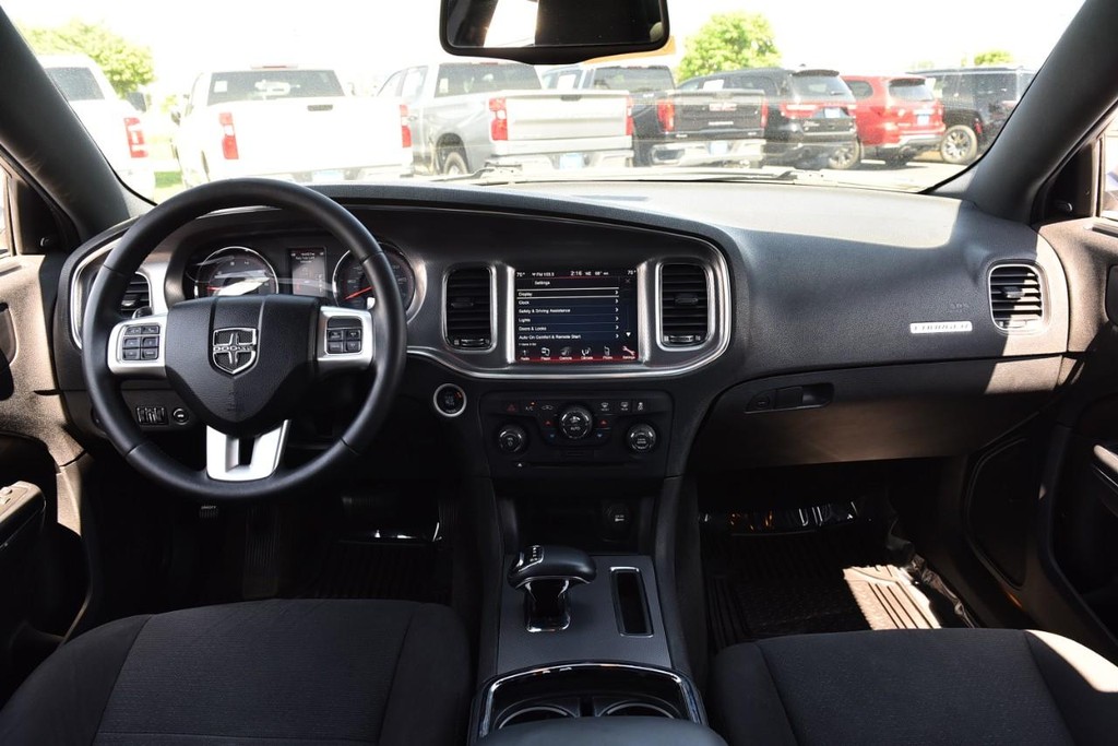 Dodge Charger Vehicle Full-screen Gallery Image 07