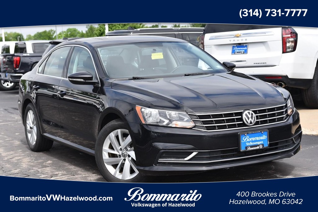 Deep Black Pearl Metallic 2018 Volkswagen Passat 2.0T SE FWD Sedan Front-Wheel Drive Automatic