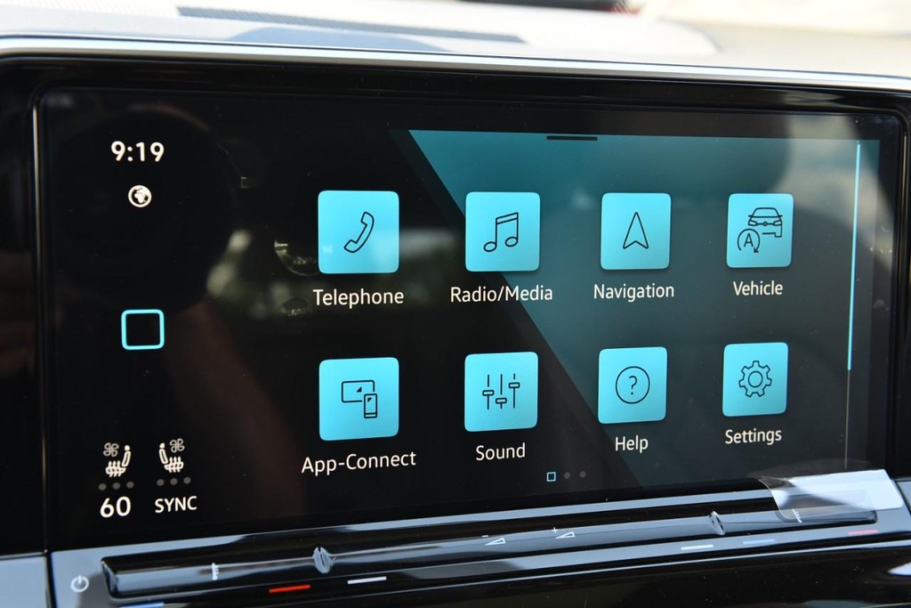 Volkswagen Atlas Vehicle Full-screen Gallery Image 14