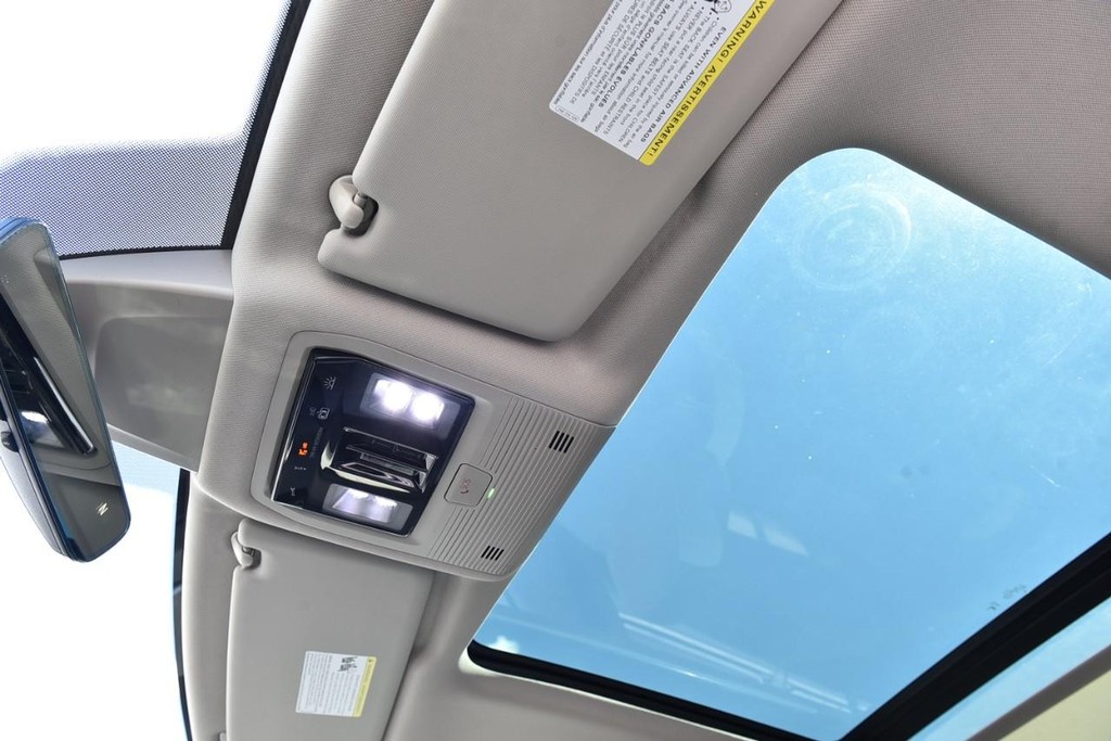 Volkswagen Atlas Vehicle Full-screen Gallery Image 21