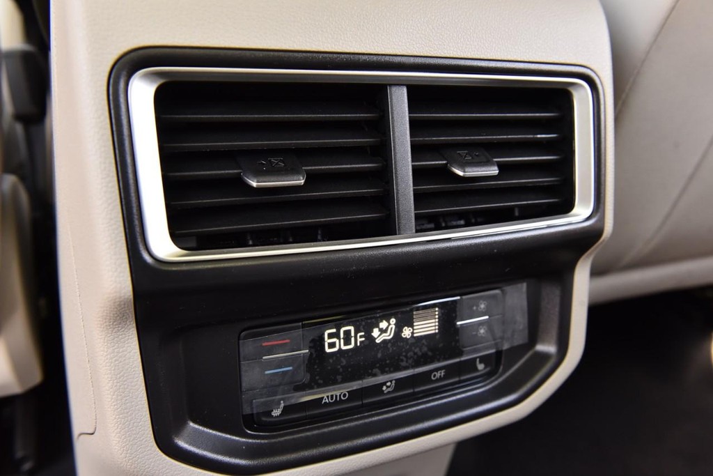 Volkswagen Atlas Vehicle Full-screen Gallery Image 23