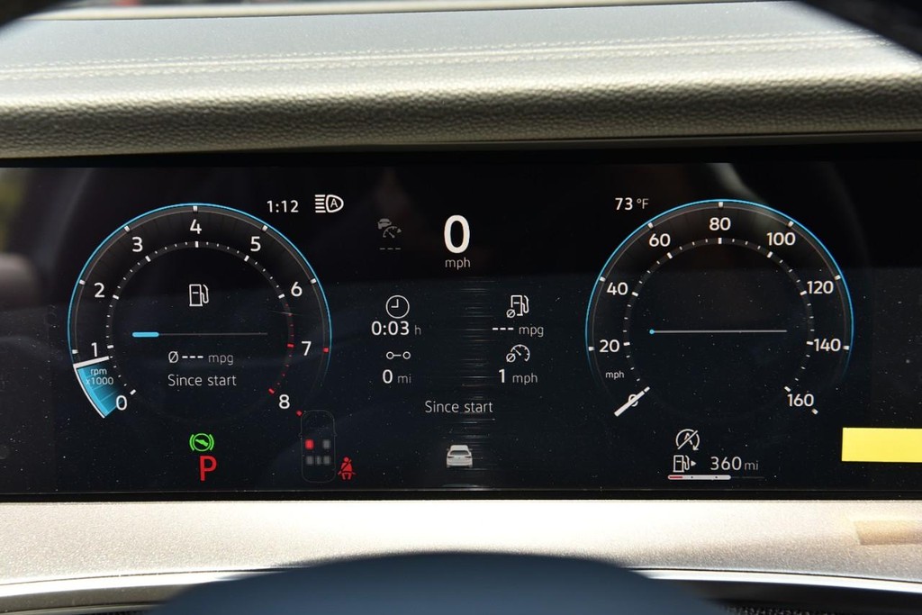 Volkswagen Tiguan Vehicle Full-screen Gallery Image 11