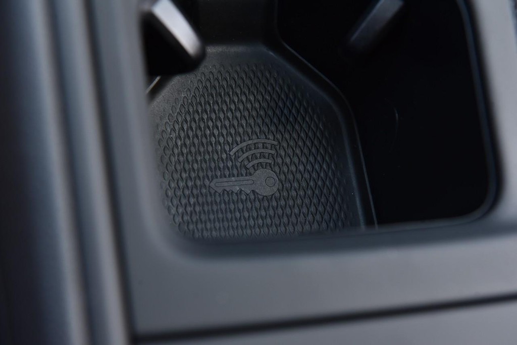 Volkswagen Tiguan Vehicle Full-screen Gallery Image 15