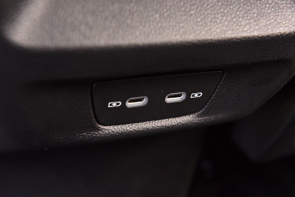 Volkswagen Tiguan Vehicle Full-screen Gallery Image 22